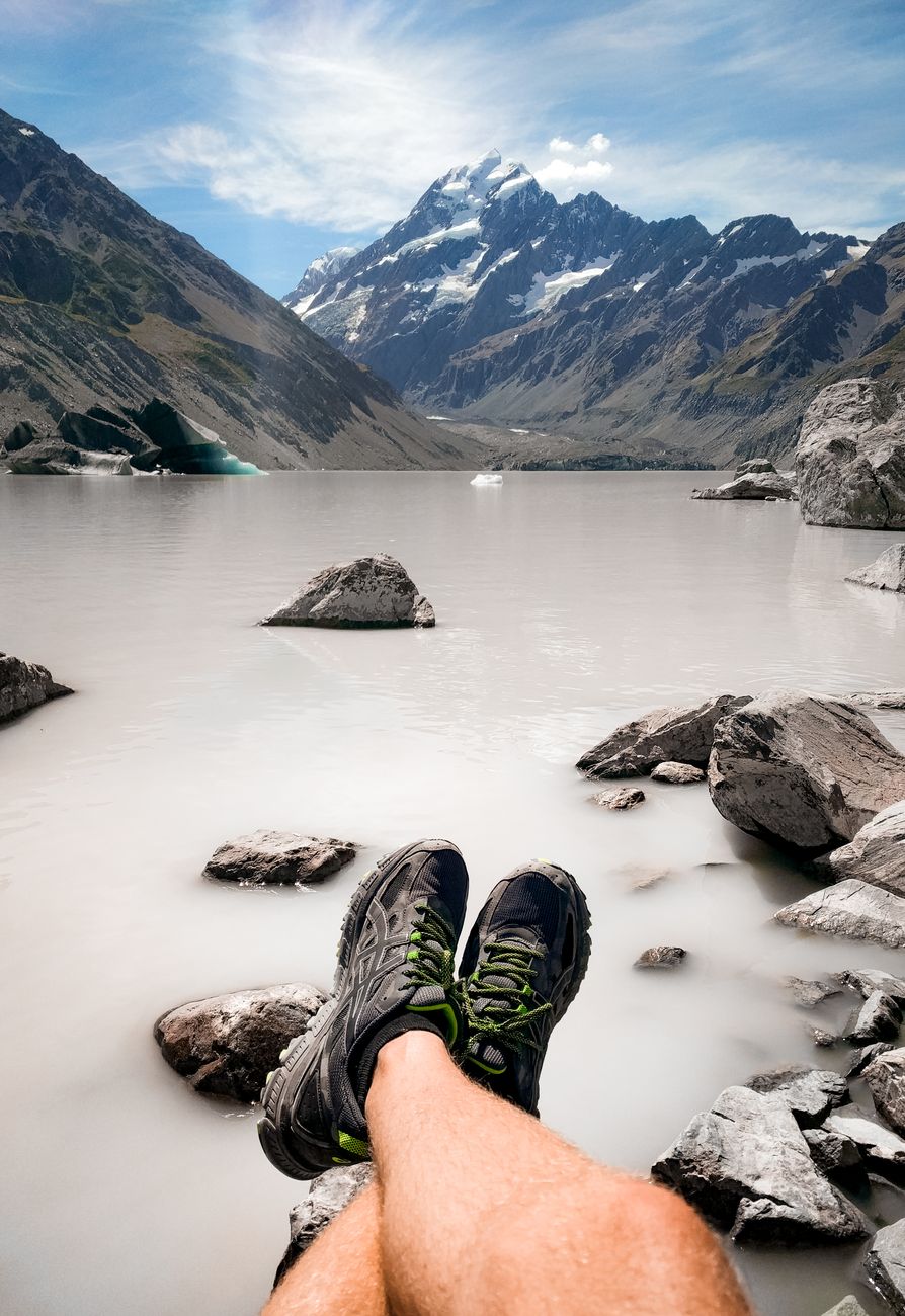 New Zealand majestic alpine landscape and turquoise lake in Mount Cook National Park
