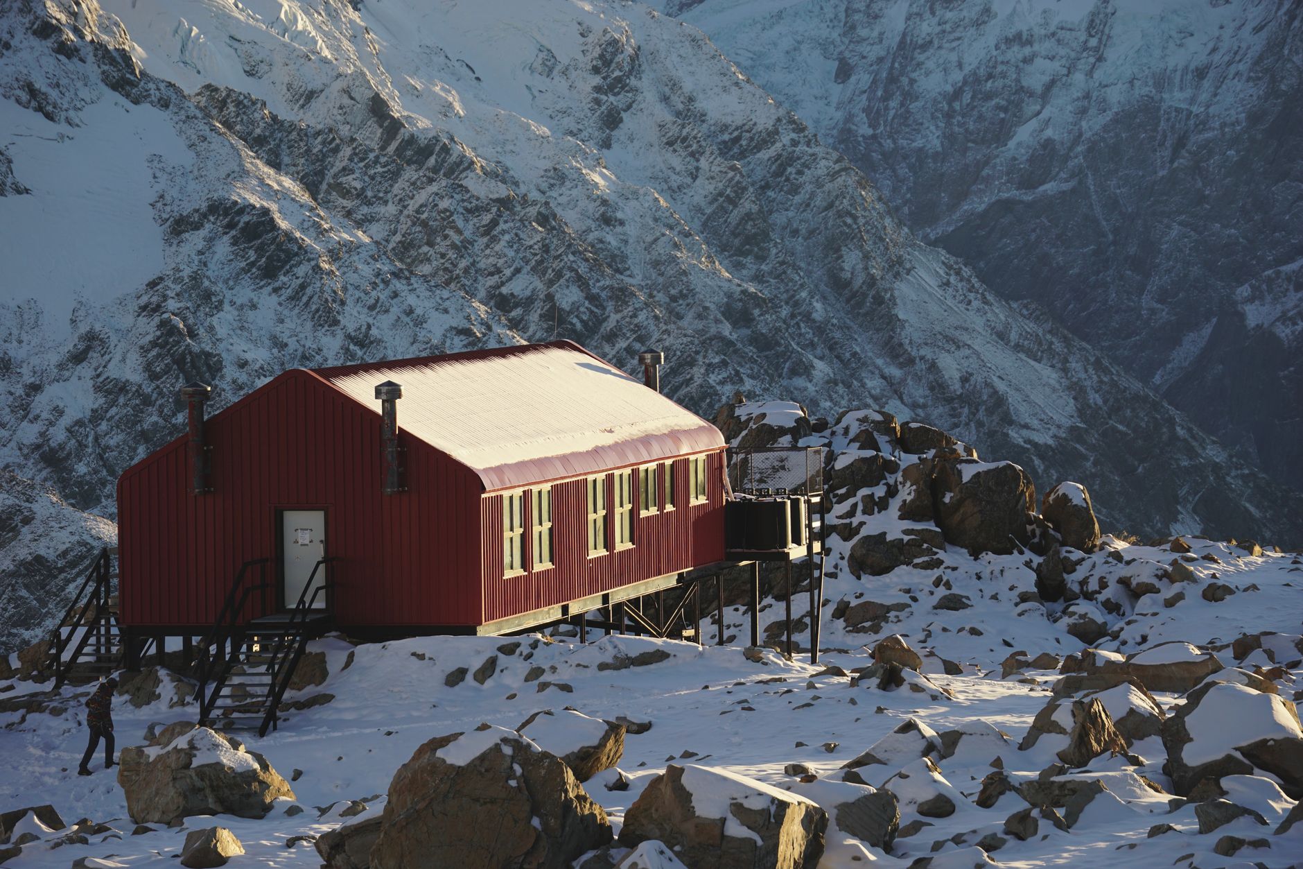Luxury lodge surrounded by wilderness new zealand